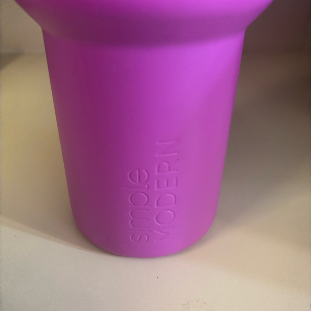 Simple Modern Tumbler - Picture 5 of 5
